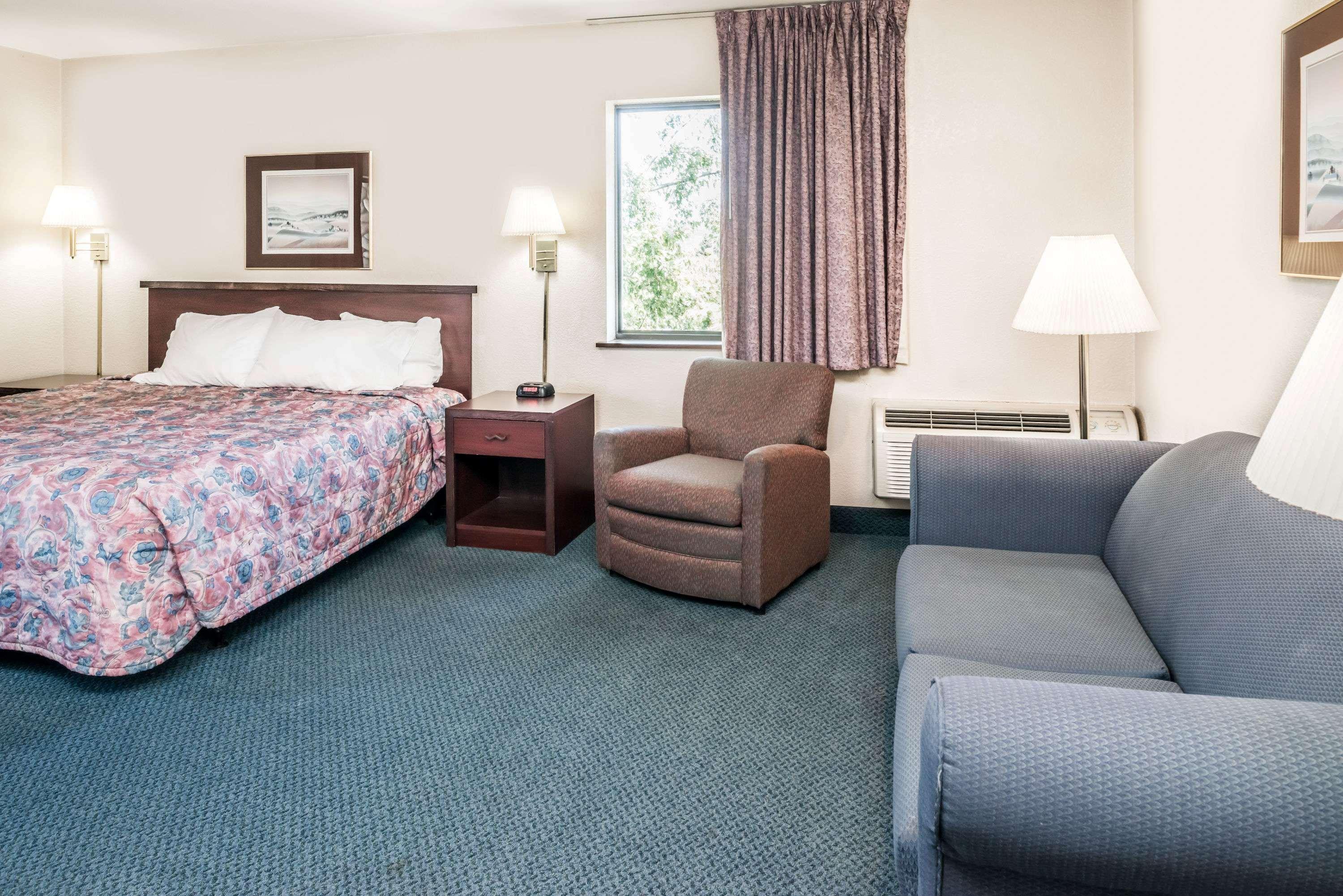 Super 8 By Wyndham Spokane Valley Extérieur photo