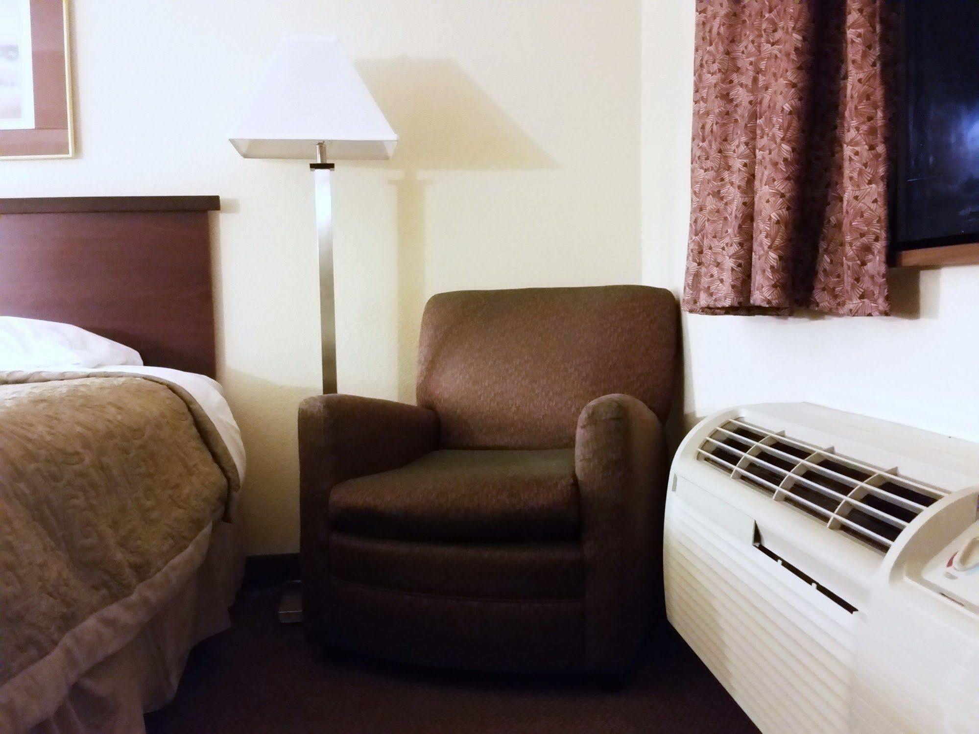 Super 8 By Wyndham Spokane Valley Extérieur photo